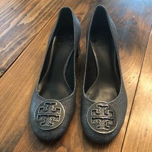 Tory Burch ELIZABETH ROUND-TOE PUMP